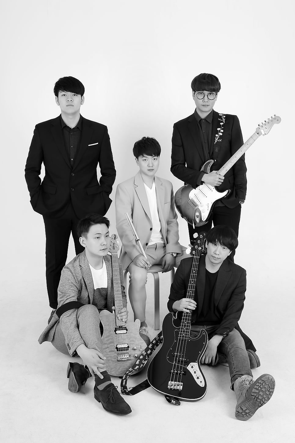 수트 입은 달
